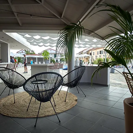 Seaside 3*