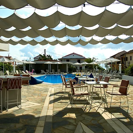 Seaside Aparthotel 3*