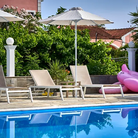 Seaside Hotel 2*