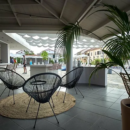 Seaside 3*