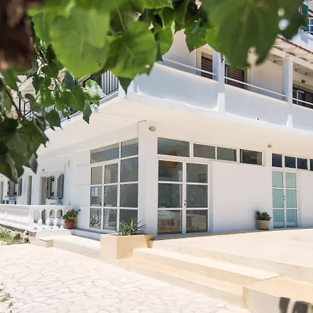 Ξενοδοχείο με διαμερίσματα Seaside Κάβος